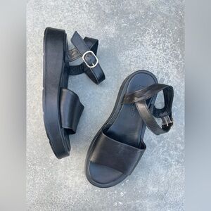 CARMELA black leather platform strappy sandals / size 40 EU 9.5 US